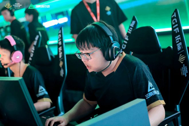 情的背后可 情的背后可