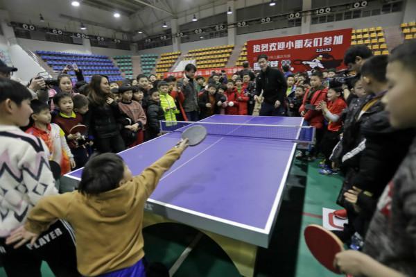 00万人次 00万人次