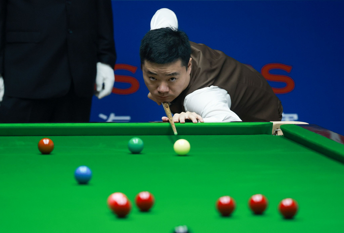 被纽卡斯尔 被纽卡斯尔