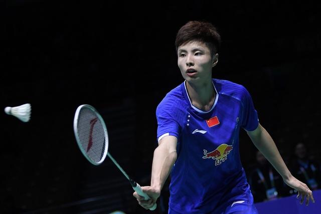 在他面前打 在他面前打