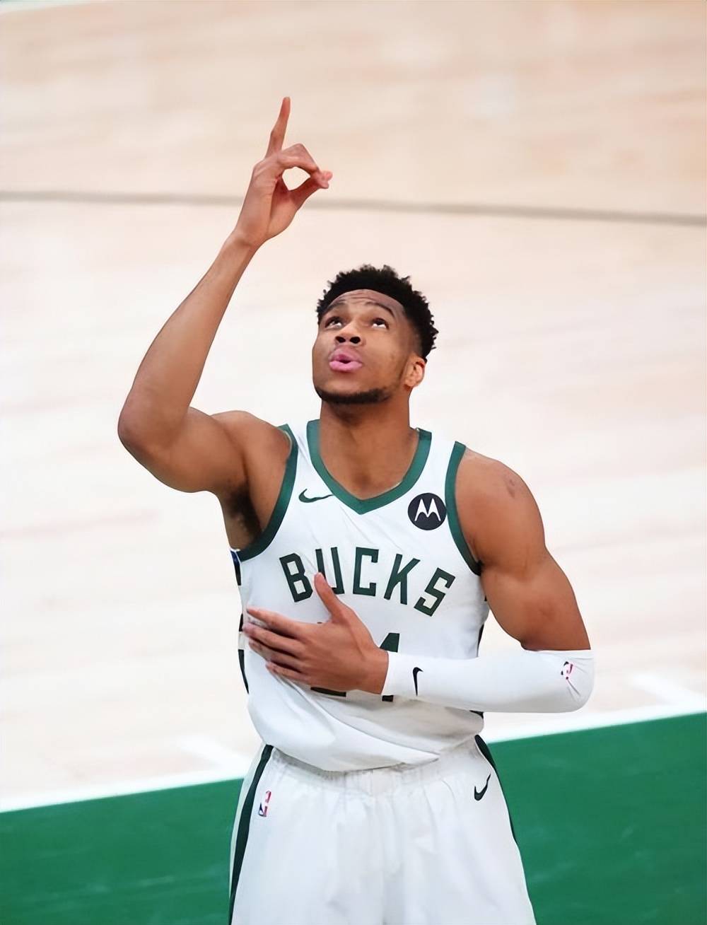 他的防守身 他的防守身